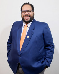 Mr. Jonofre Álvarez, Jefe del Departamento de Arte