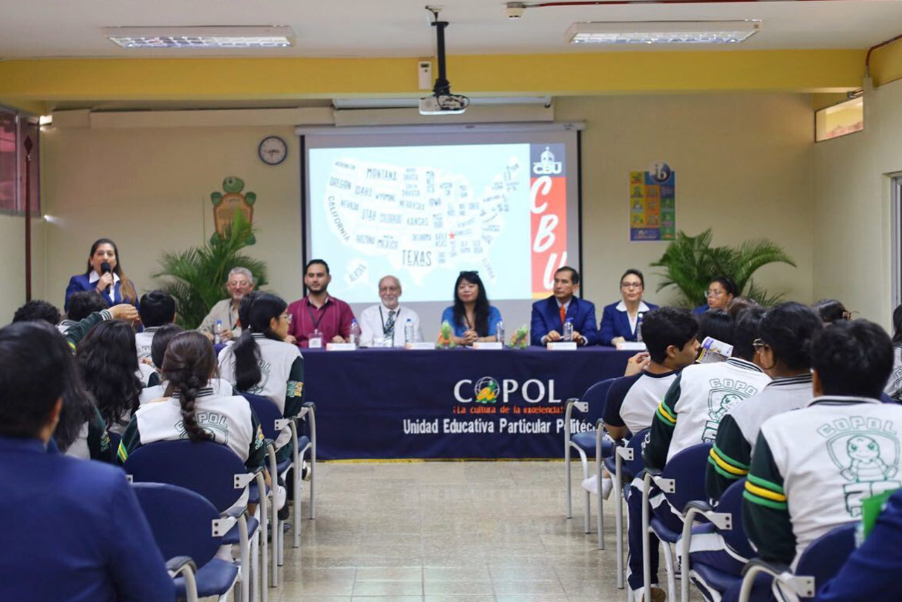 Se presentó en COPOL charla sobre oportunidades educativas en Estados Unidos