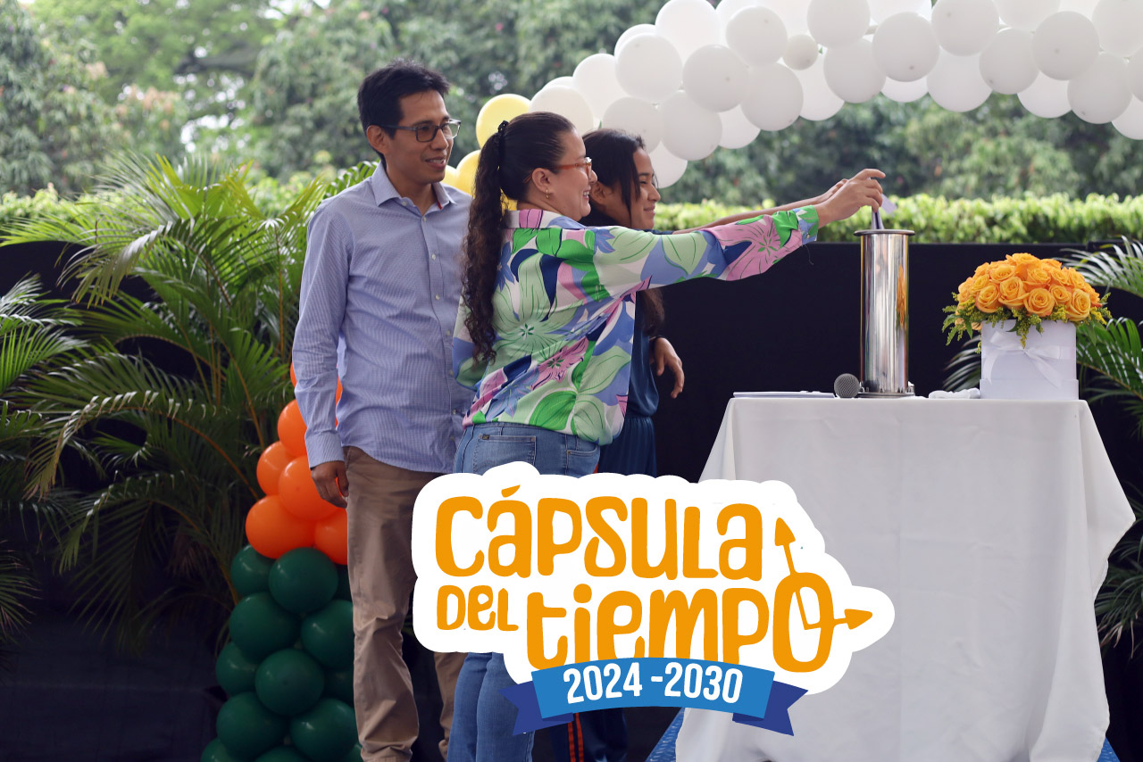 En ceremonia de Cápsula del tiempo de Octavo grado se plasmaron los sueños de copolinos de excelencia 